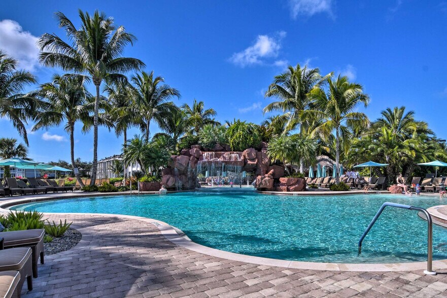 Building Photo - 6096 Dogleg Dr