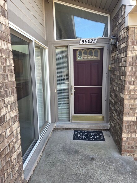 Primary Photo - 59025 Golden Oak Ct