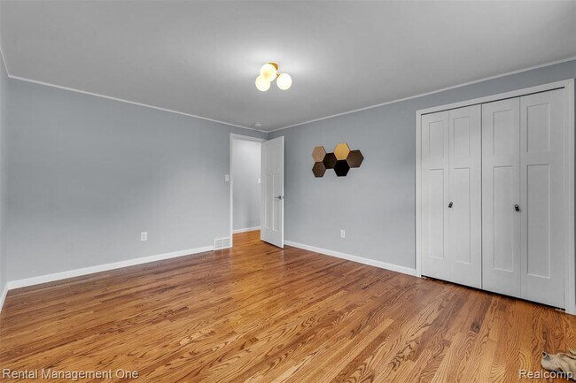 Building Photo - 3015 High Pointe Ct