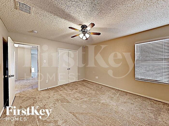 Building Photo - 1821 Spinnaker Way