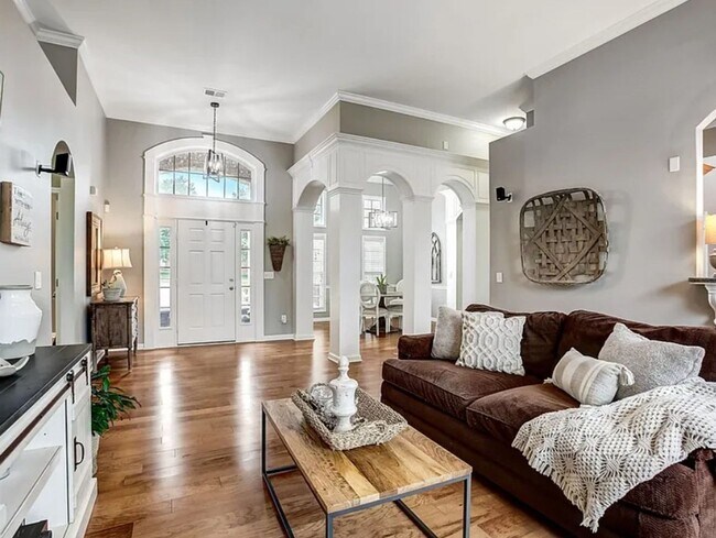 Building Photo - Spring Hill Gem! 3BR Home w/ Patio, Fire P...