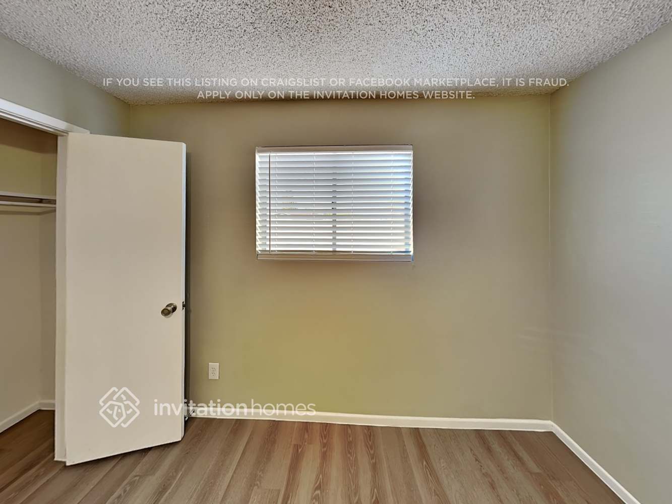 Building Photo - 1120 S Lilac Cir