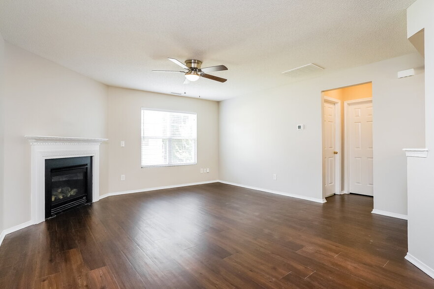 Building Photo - 3149 Varcroft Rd