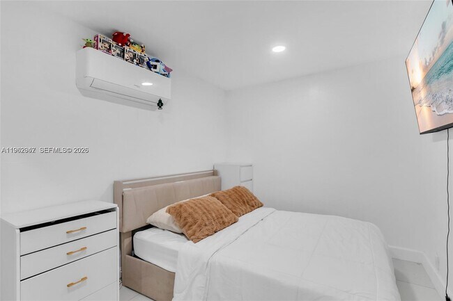 Building Photo - 26620 SW 136th Ave