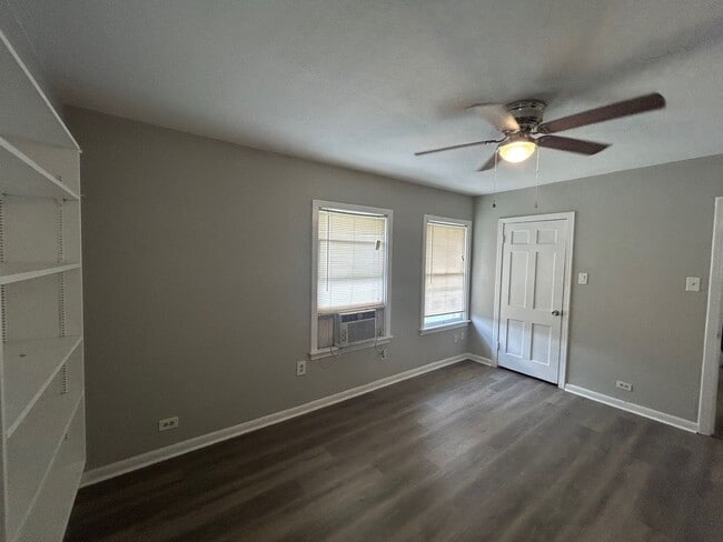 Building Photo - Remodeled unit with a Casita