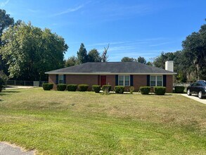 Building Photo - Beautiful Home in Indian Creek