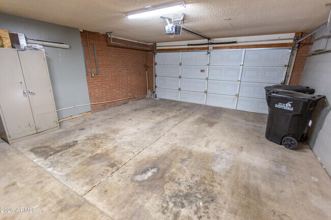 Building Photo - 7911 East Vía de Belleza