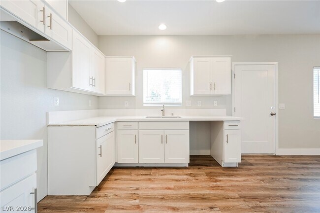 Building Photo - 5018 Holt Ave