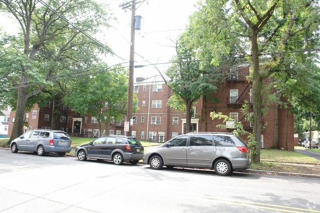 Building Photo - 824 Jersey Ave