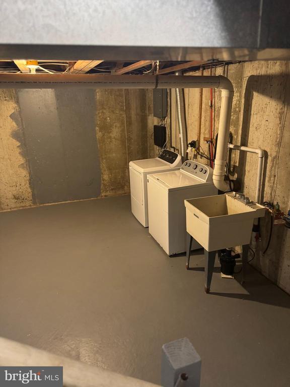 Building Photo - 1031 Rafter Rd