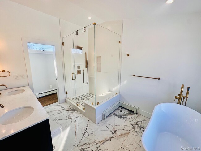 Building Photo - 11 W Glen Ave