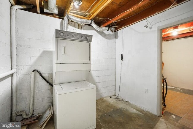 Building Photo - 2696 Seville Cir