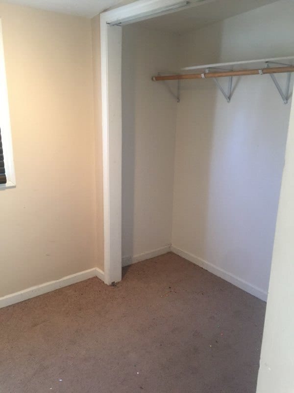 Building Photo - Large 3 Bedroom with 2 Car Garage