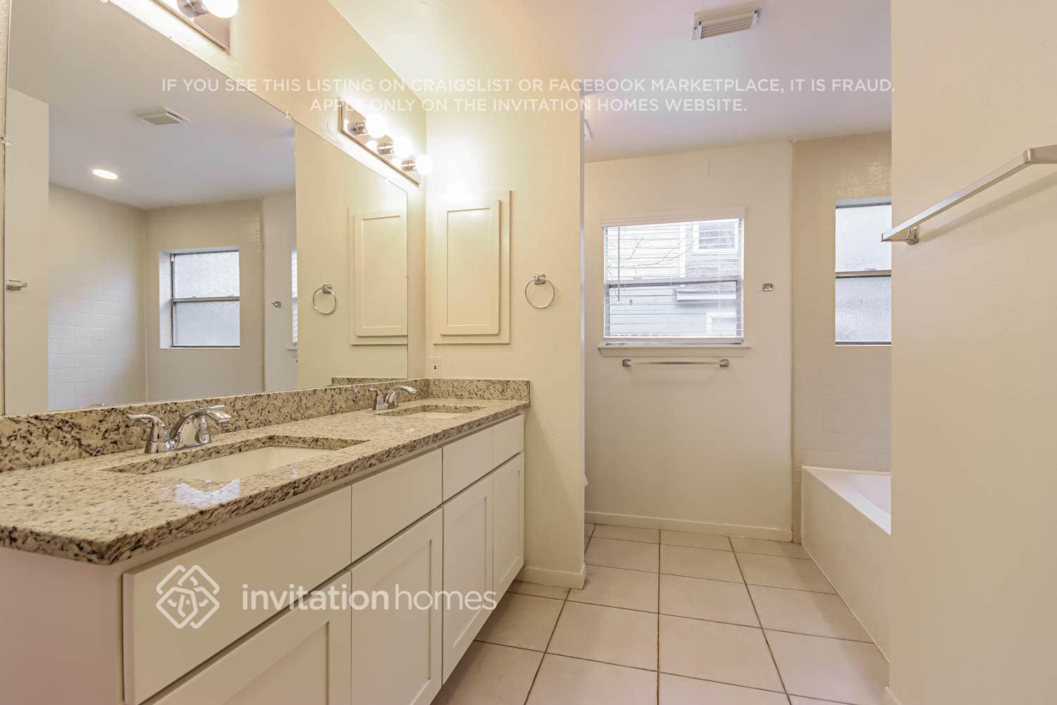 Building Photo - 10 Shallow Pond Pl