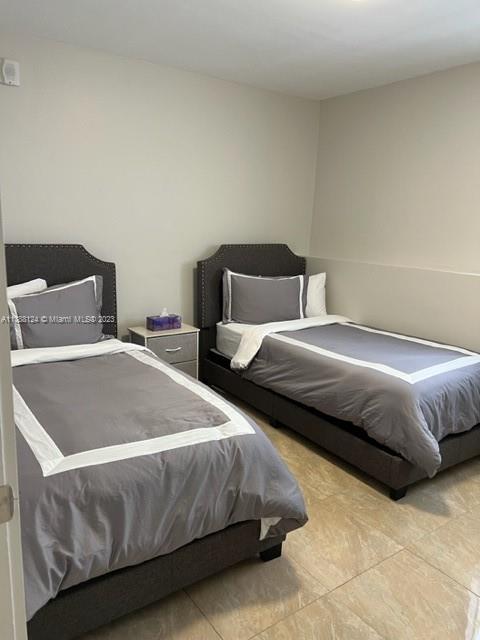 Building Photo - 4122 Collins Ave