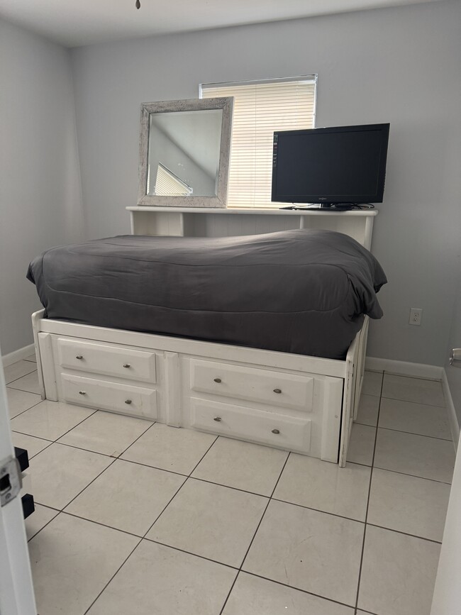 Building Photo - 17472 SW 105th Ave