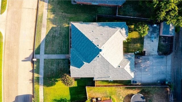 Building Photo - 2209 Swallow Ln