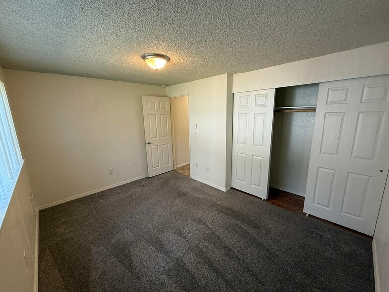 Back bedroom - 9127 Meridian Pl NE