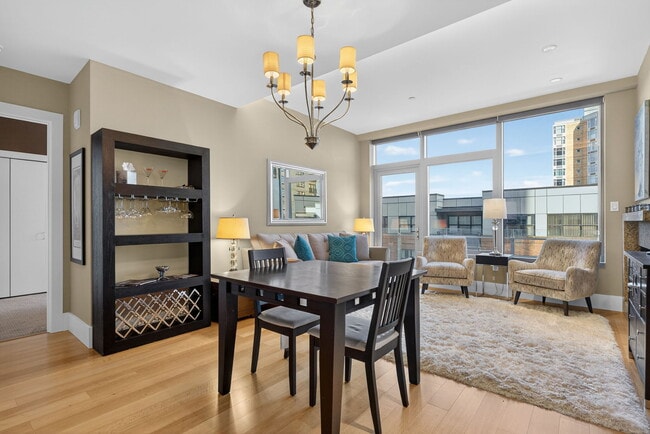 Building Photo - 1001 NW Lovejoy St