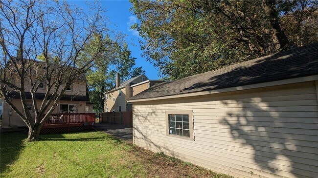 Building Photo - 136 Weston Rd
