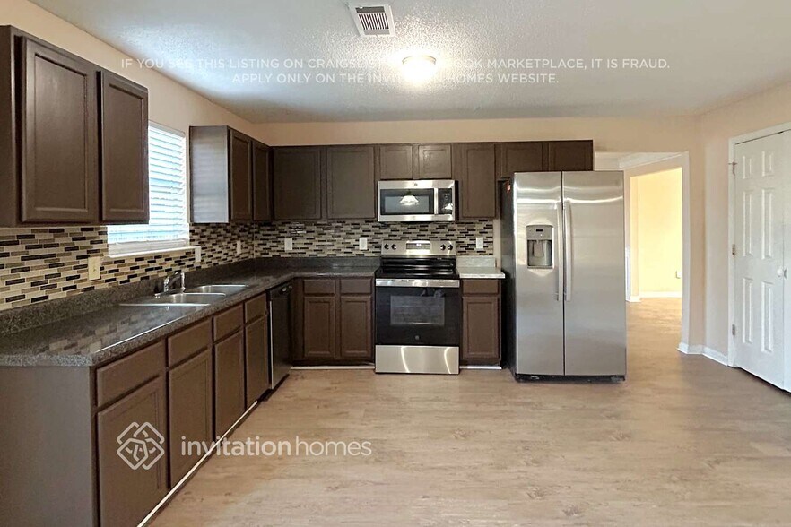 Building Photo - 49 Fieldstone Dr