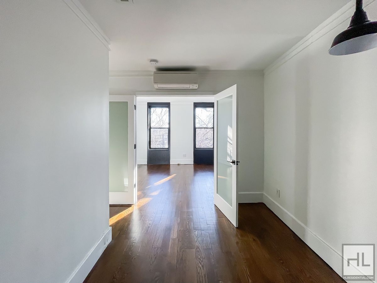 Building Photo - Carroll Gardens / 2-Bed 1-Bath / In-Unit Washer & Dryer