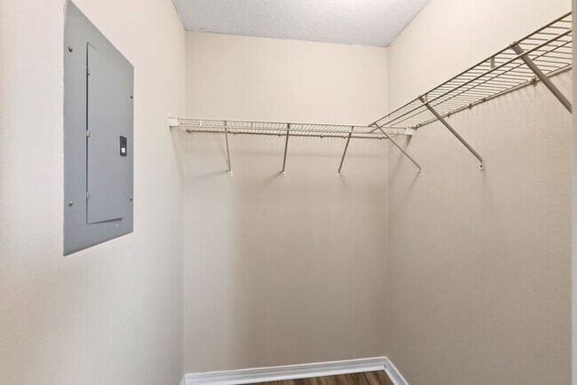 Building Photo - 15119 Deer Creek Dr