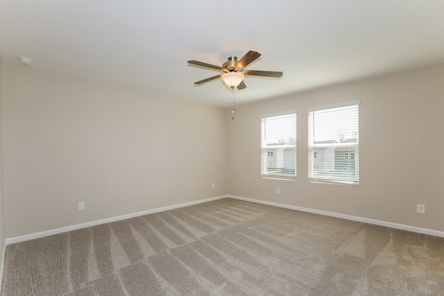 Building Photo - 637 Knightsbridge Ln