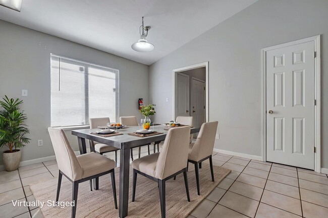 Building Photo - 712 W Brevard St