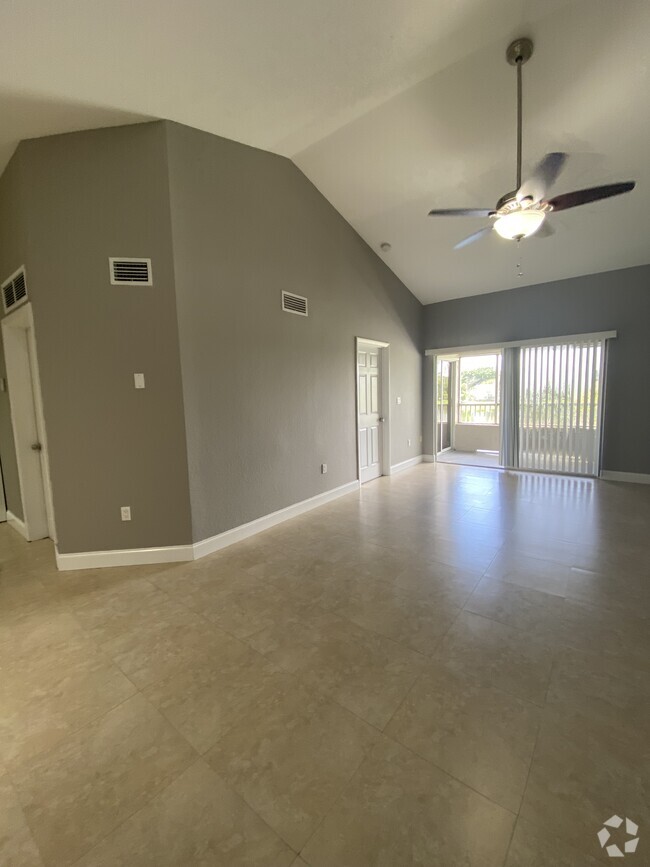 Building Photo - 2820 N Oakland Forest Dr