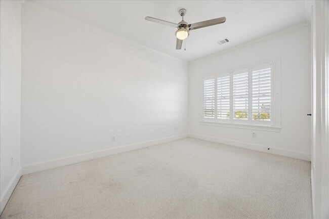 Building Photo - 3850 Glen Arbor Dr