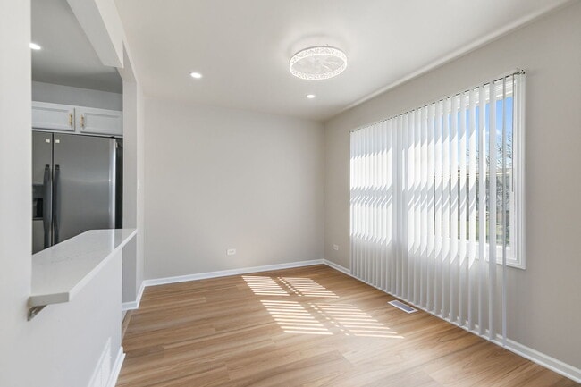 Building Photo - 2155 College Dr