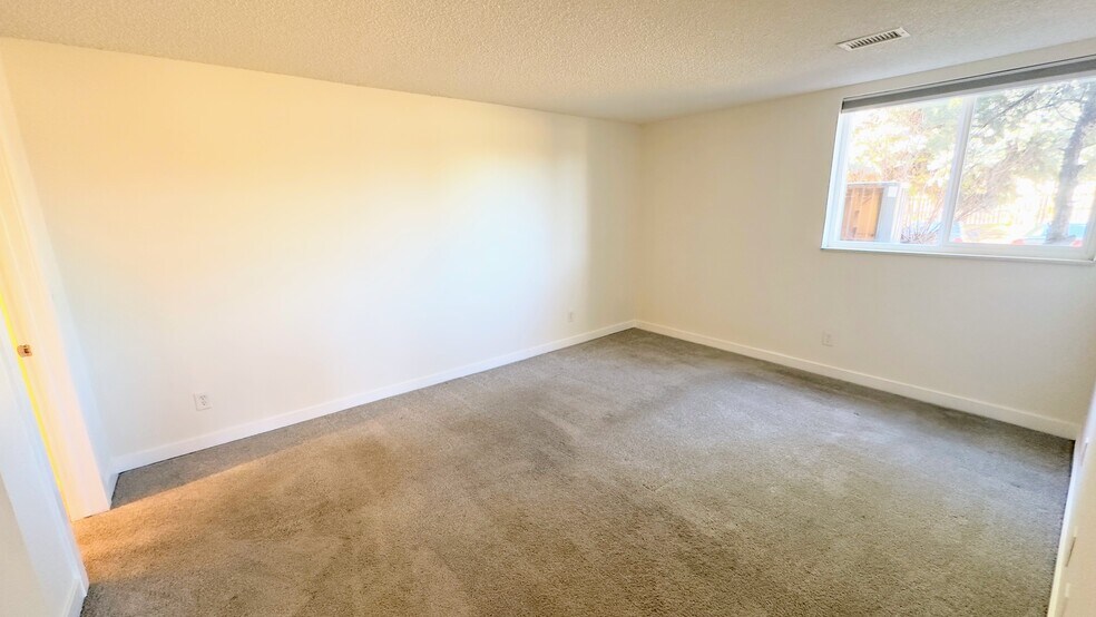 Building Photo - 3053 S Ursula Cir