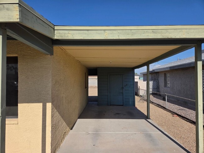 Building Photo - Phoenix 3 Bed/1 Bath - No HOA