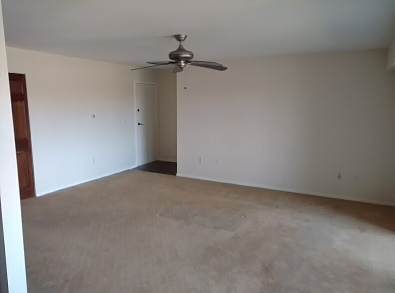 Building Photo - 2029 Sanlin Dr