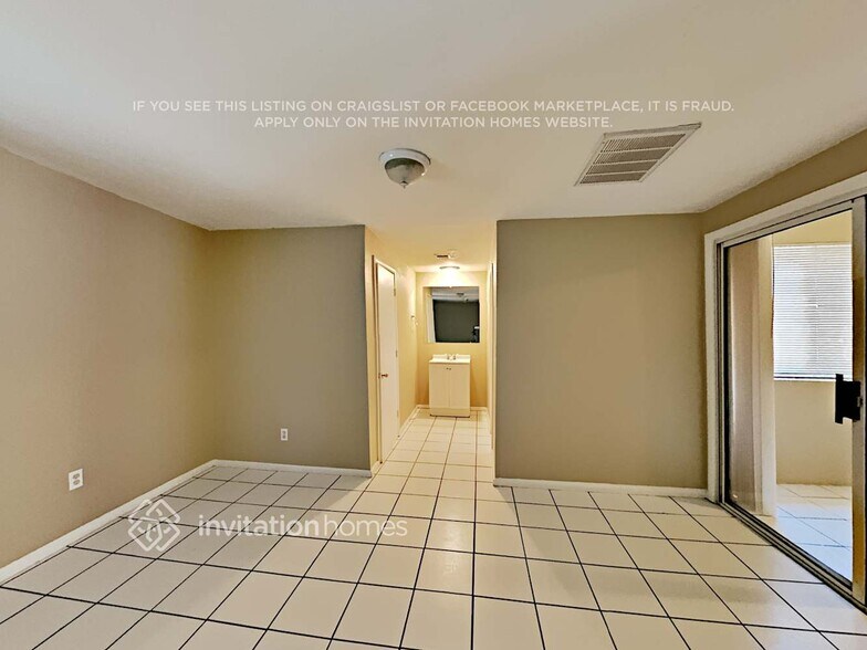 Building Photo - 2831 E Osborn Rd