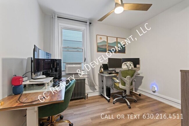 Building Photo - 1649 N Richmond St