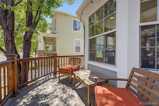 Building Photo - 2745 Xanthia St