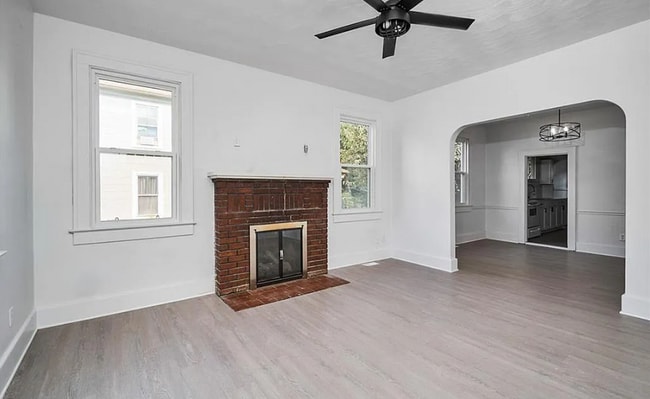 Primary Photo - 109 W Grant St