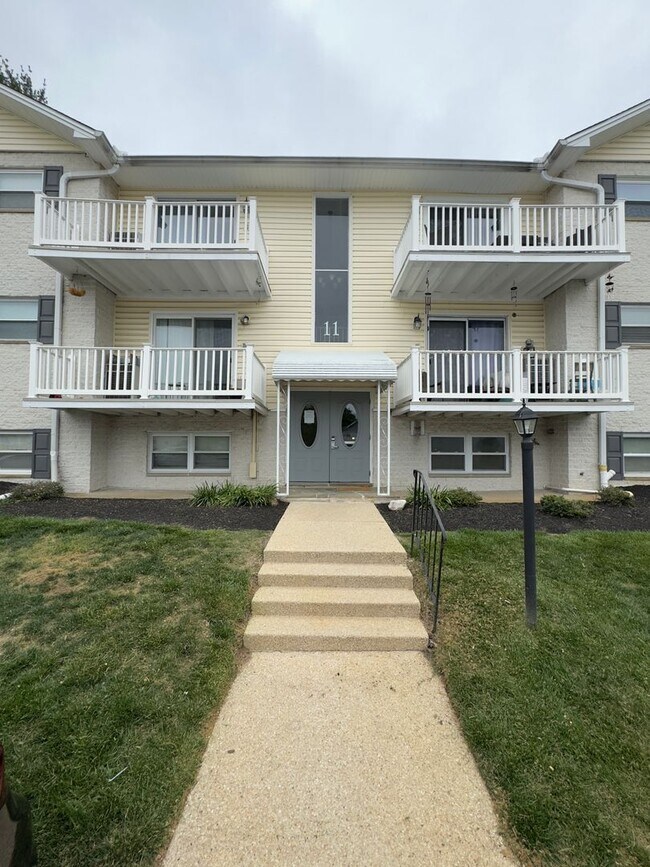 Building Photo - Charming 3 Bedroom/2 Bathroom Apartment in Cockeysville, MD!