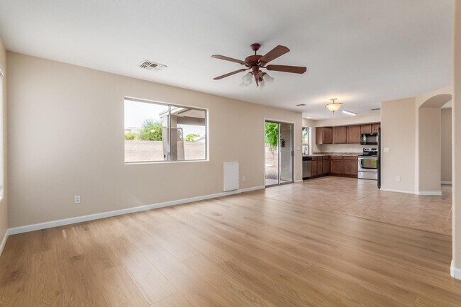 Building Photo - 42556 W Anne Ln