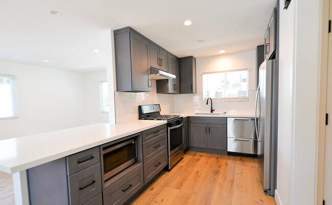 Building Photo - 223 Avenida De La Grulla