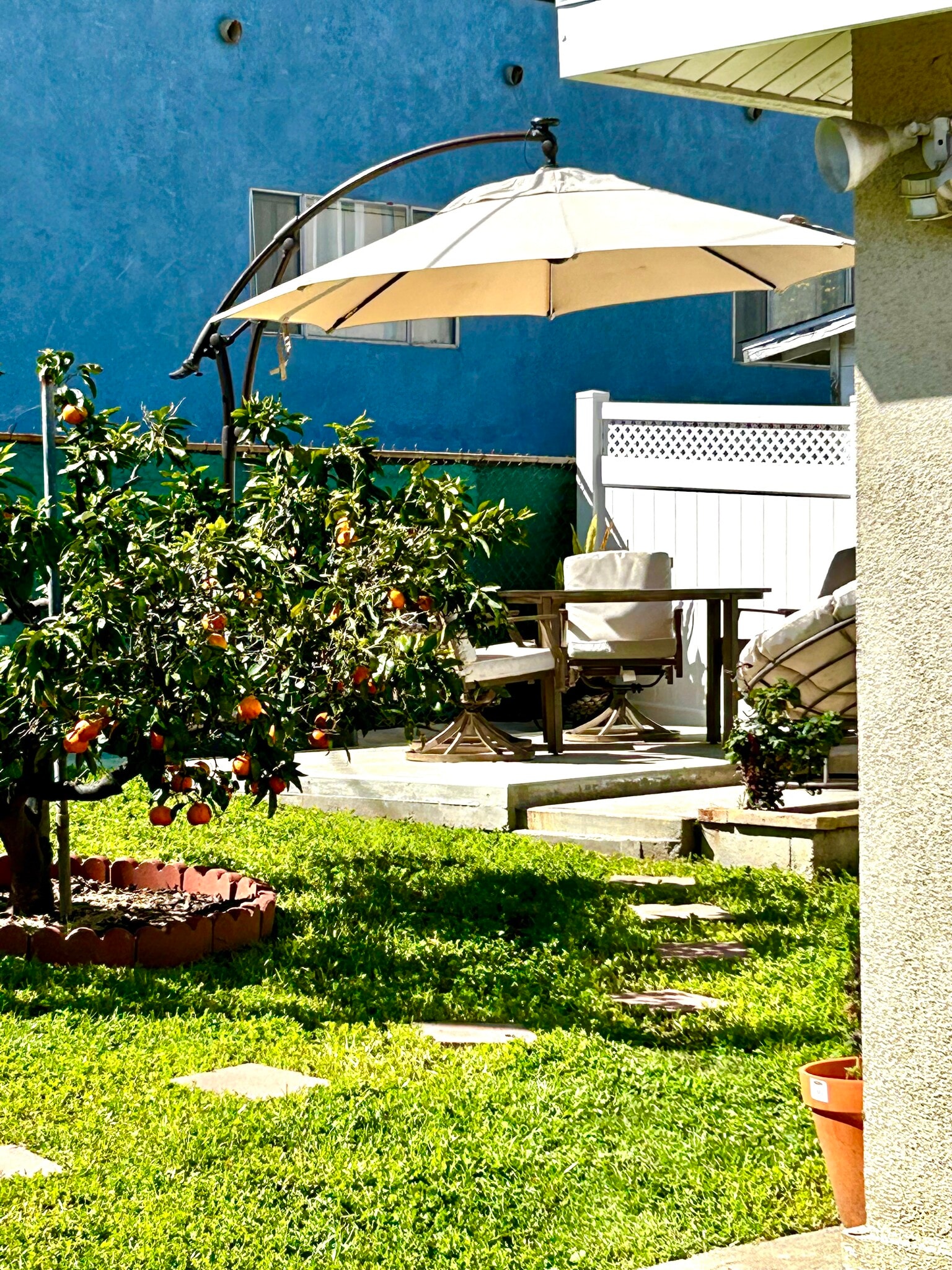 Building Photo - 719 N Cabrillo Ave