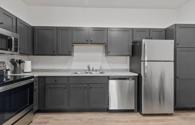 Building Photo - 1360 American Dr