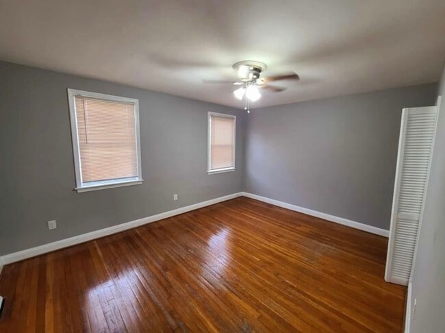 Building Photo - 3 Bedroom Townhouse located in Frankford-Baltimore city