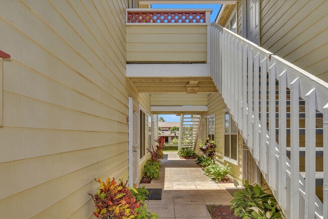 Building Photo - Fairway Terrace 2 bed 2 bath ground floor ...