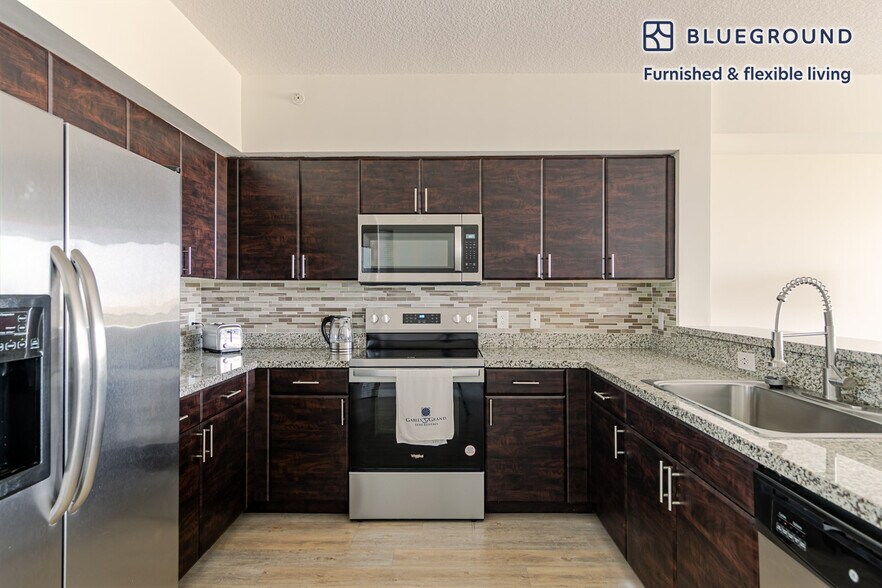 Building Photo - 987 SW 37th Ave