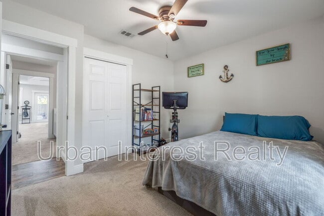 Building Photo - 708 Marcia Cir