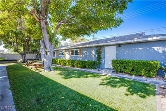 Building Photo - 5009 Evergreen Ave