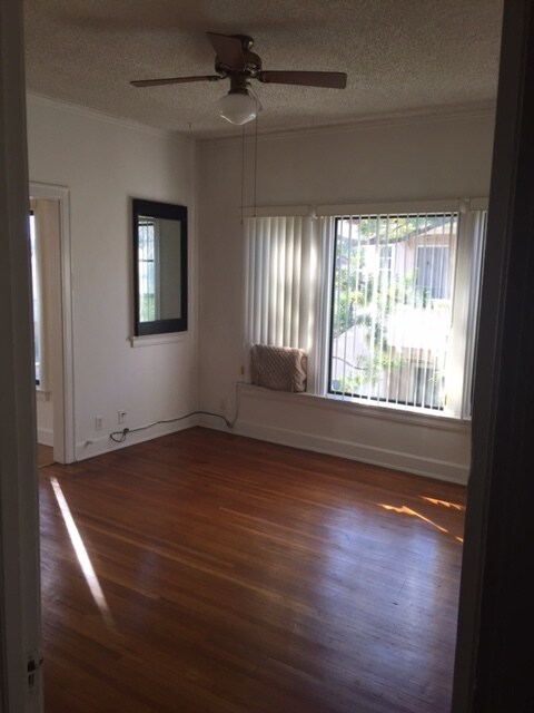 Formal dining room - 5911 Carlton Way